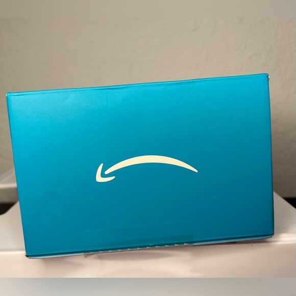 Amazon Echo (4th Gen) | Premium Sound Smart Home Hub Alexa Glacier White - Picture 7 of 13